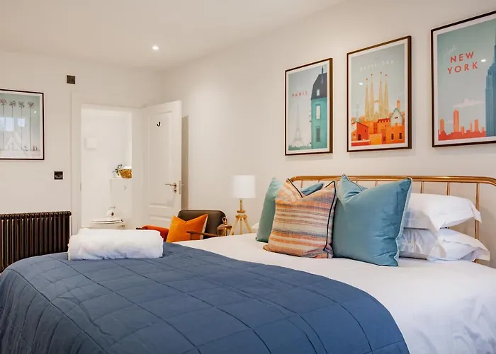 Oxfordshire Living - The Churchill Apartment - Woodstock