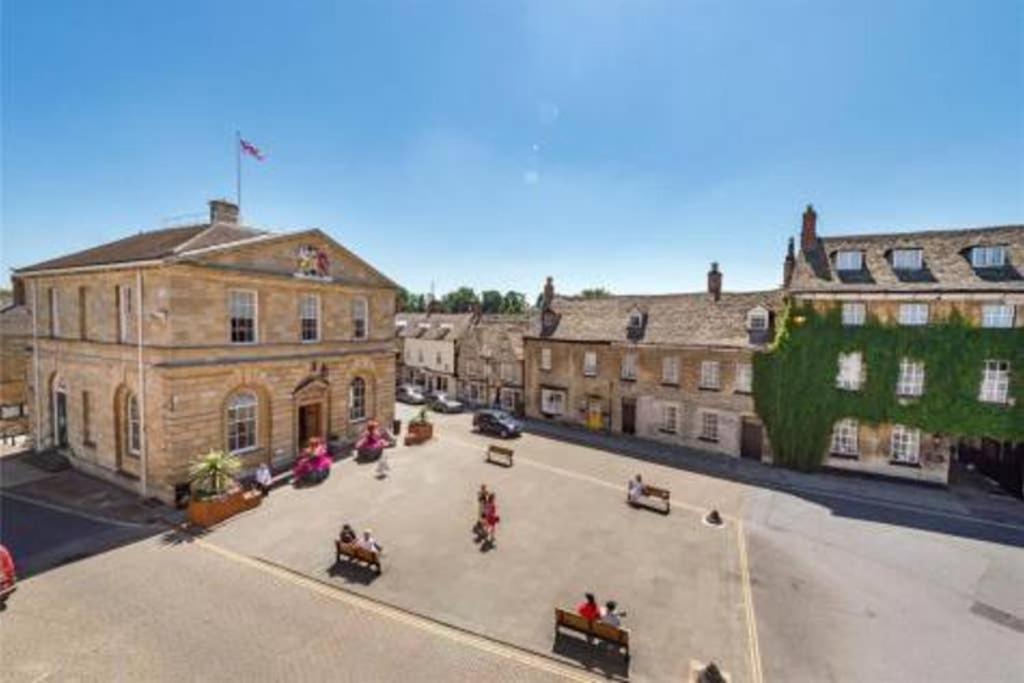 Oxfordshire Living - The Churchill -