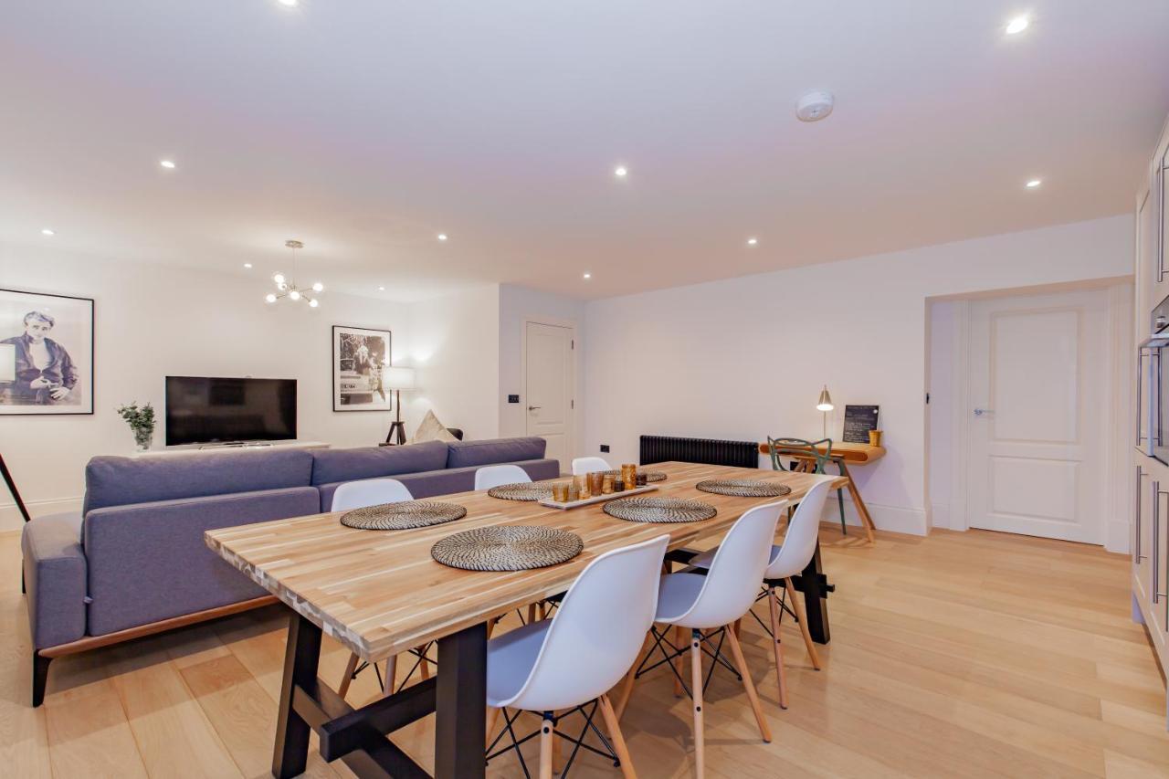 Oxfordshire Living - The Churchill - * Woodstock
